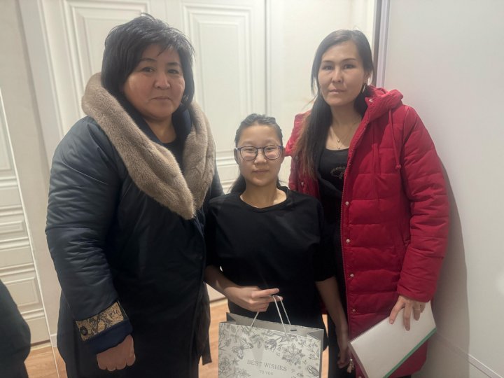 "Алғыс айту" мерекесі аясында ерекше балаларға "Мейірімді жүрек- жылы тілек" қайырымдылық акциясы ұйымдастырылды.