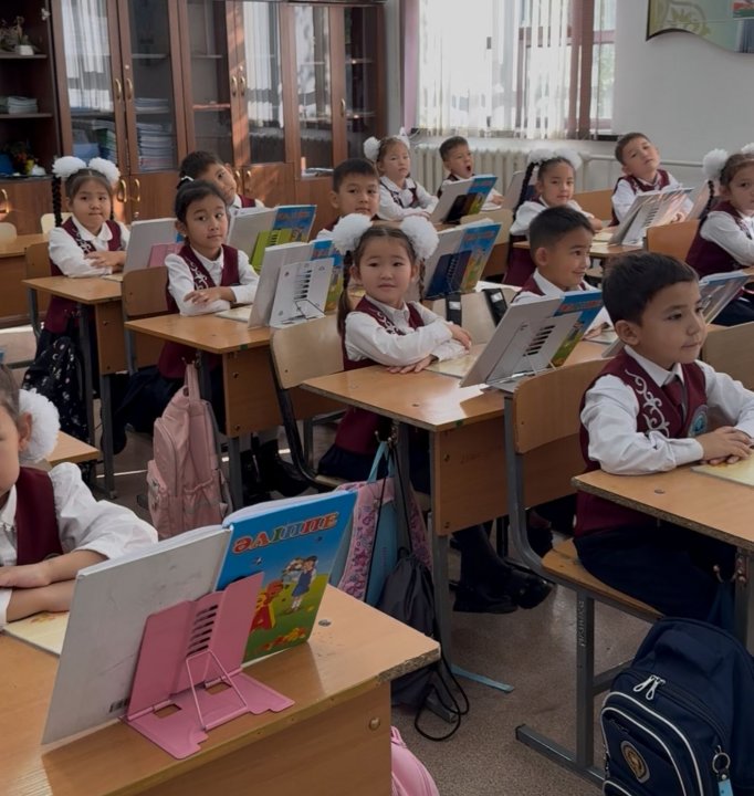 "Ұстаз-ұлы тұлға" ұстаздарға арналған бейнеролик.